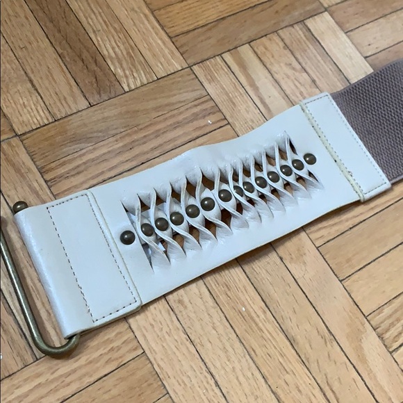 Belts - Picture 2 of 5